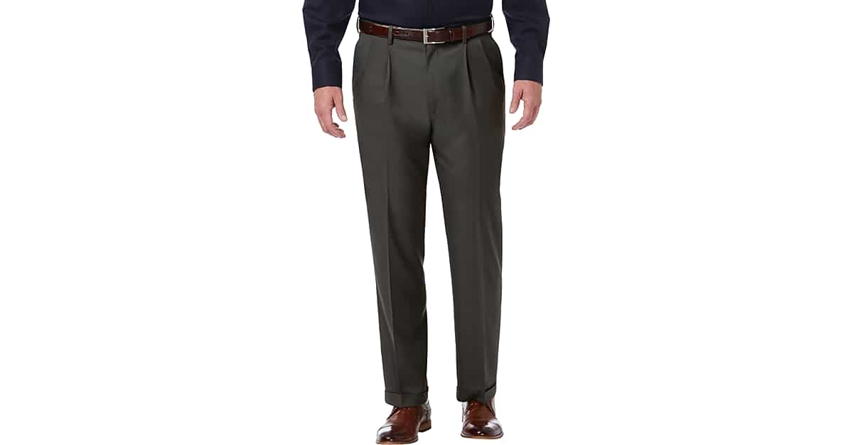 Haggar Premium Comfort Classic Fit PleatFront Pants, Charcoal Gray