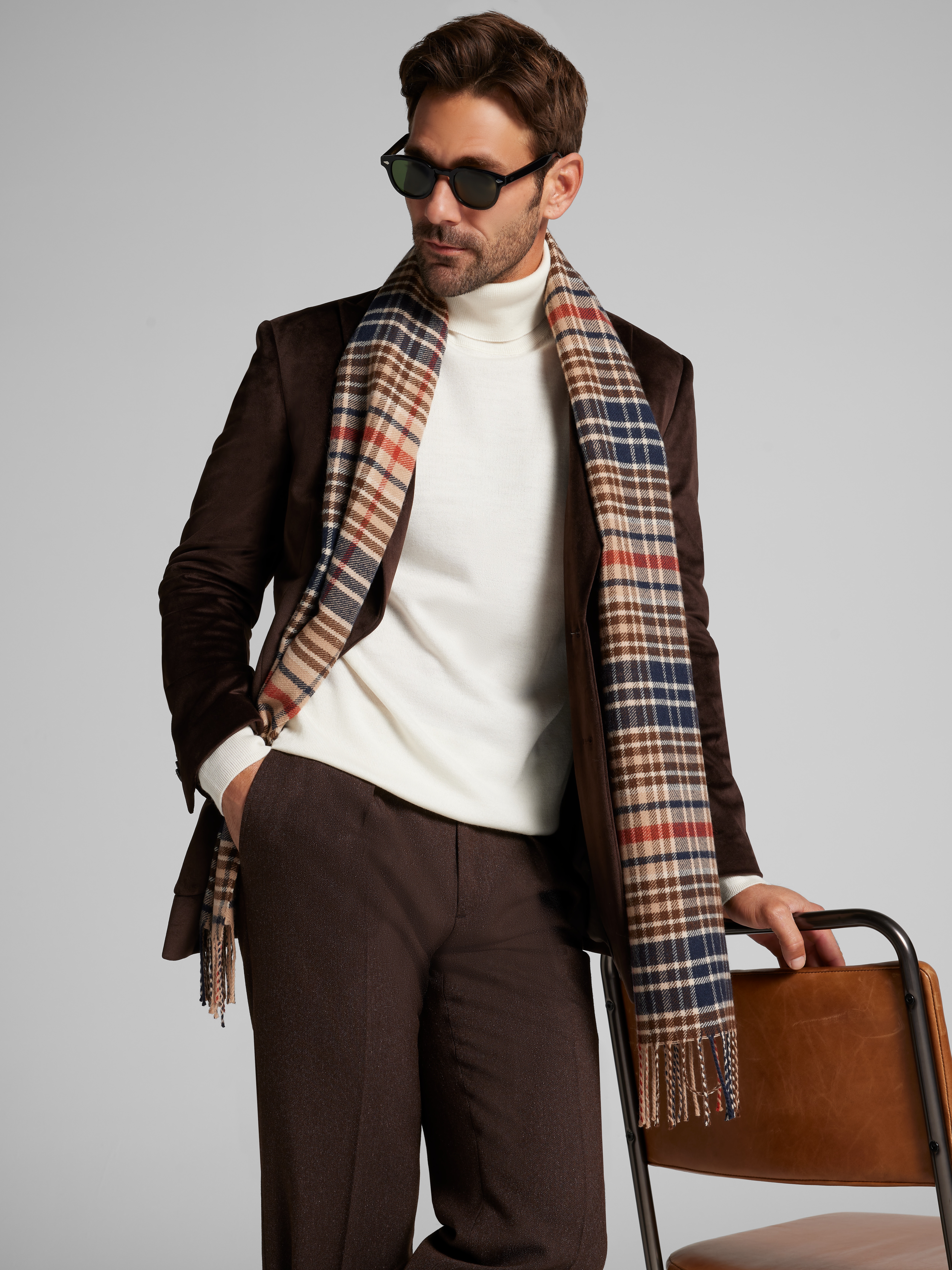 Modern Fit Peak Lapel Velvet Sport Coat