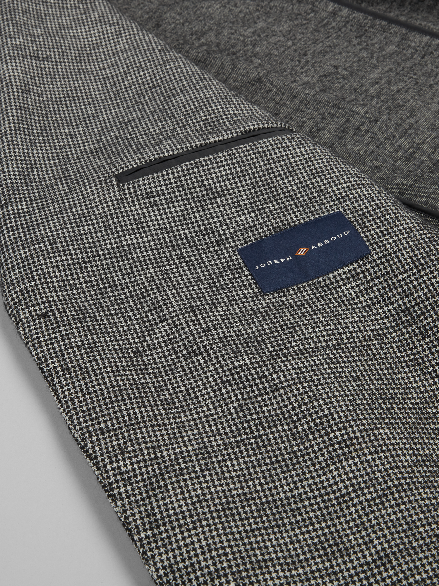 Modern Fit Houndstooth Sport Coat