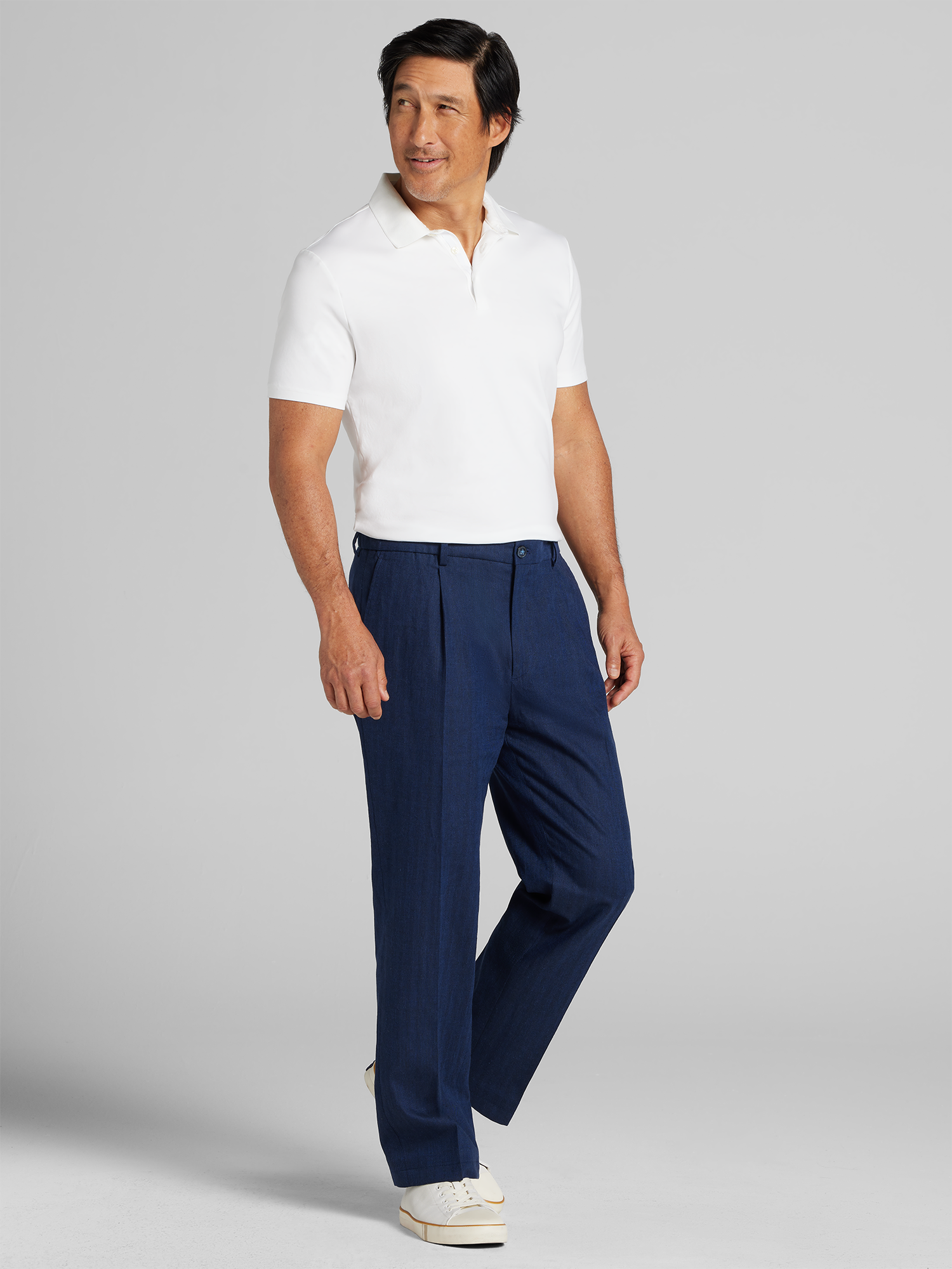 Modern Fit Pleated Stretch Linen Blend Chinos