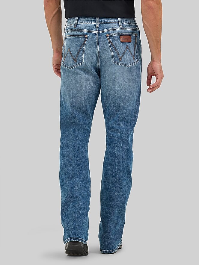 Wrangler Retro Relaxed Fit Bootcut Jean