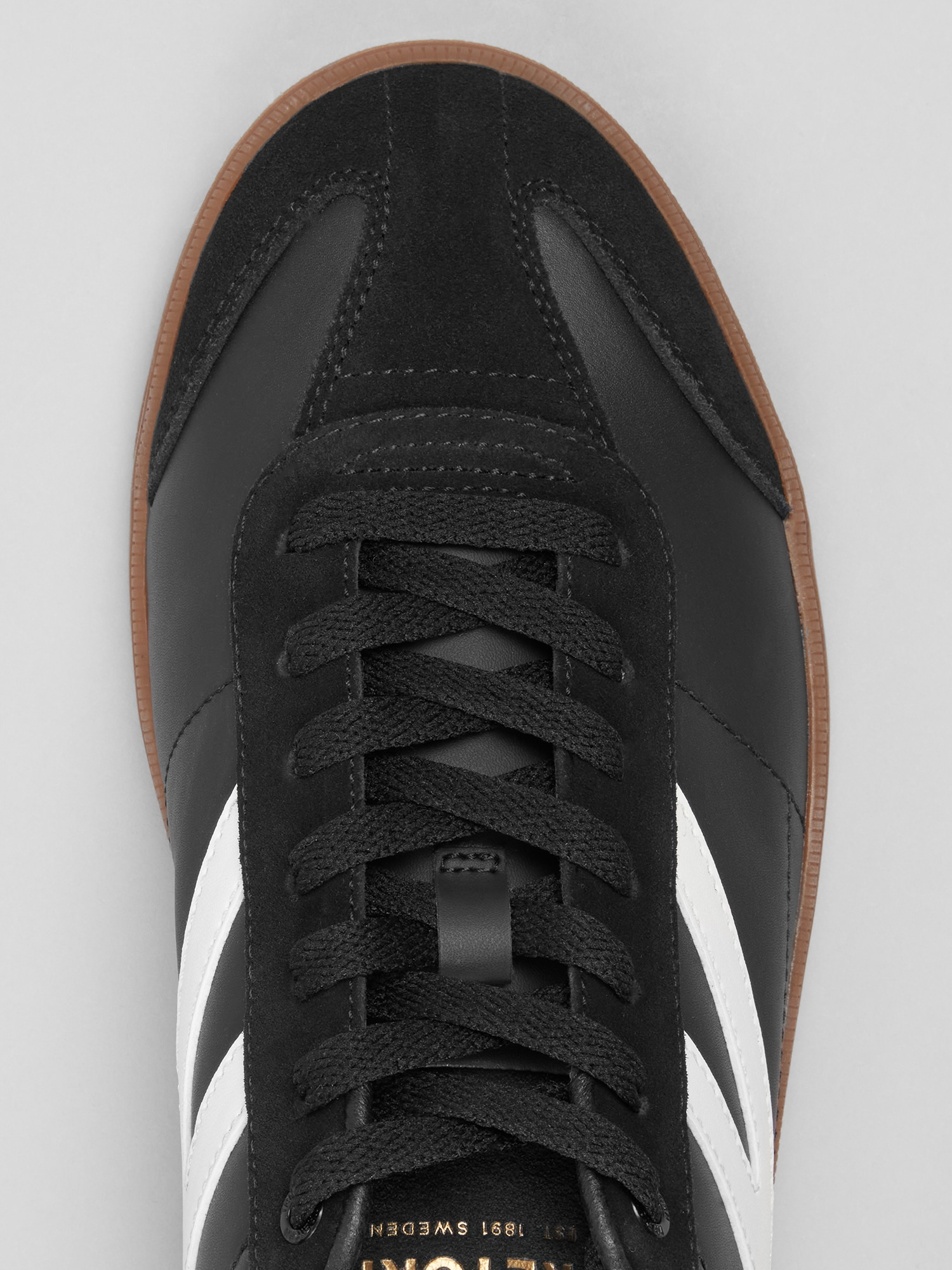 Skylar T-Toe Sneaker