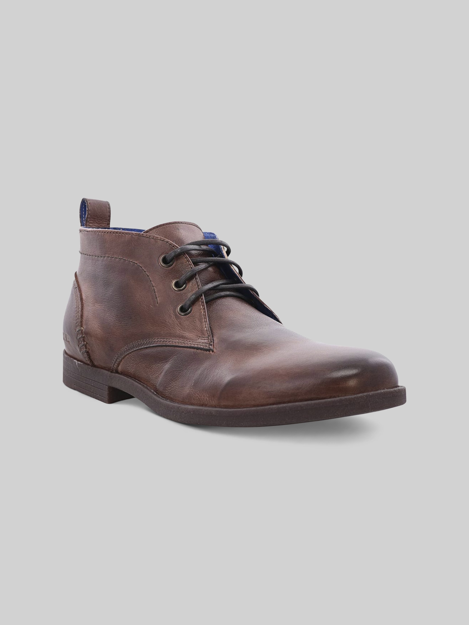 Illiad Leather Lace-Up Chukka Boots