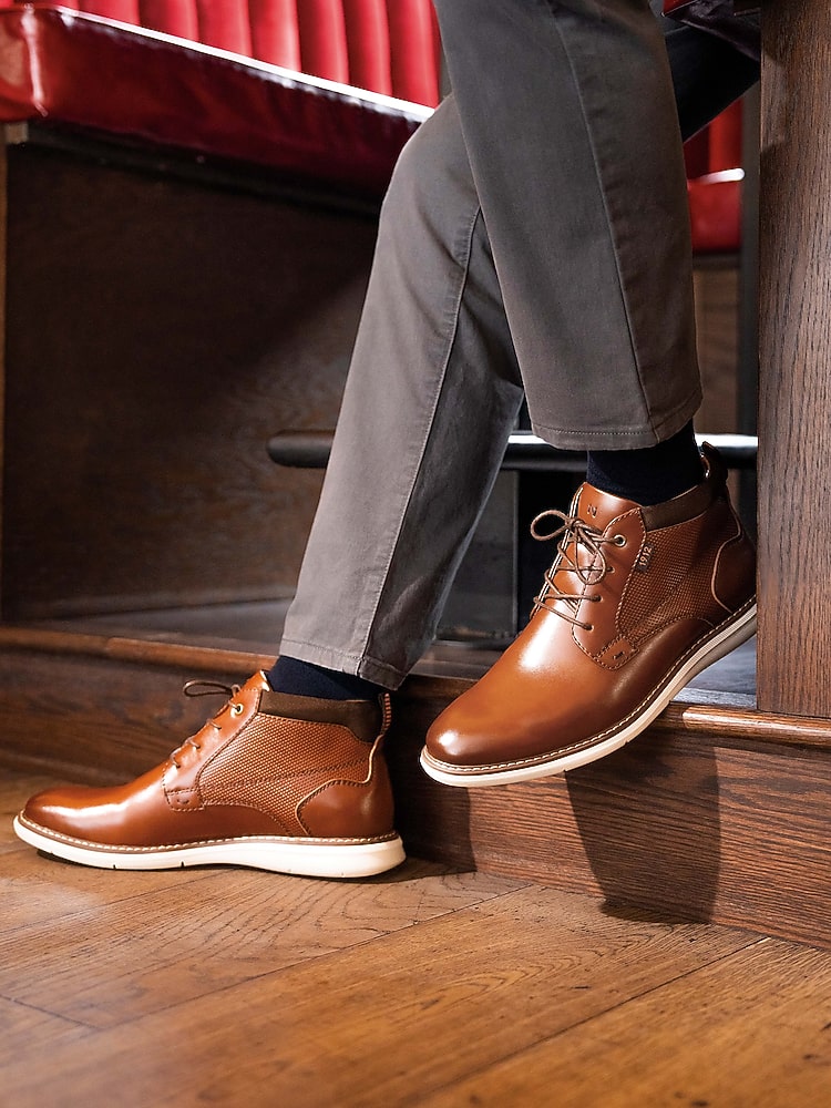カホン　バタースコッチ　4 Nunn Bush Chase Plain Toe Chukka Boots, Cognac - Tan | Boots