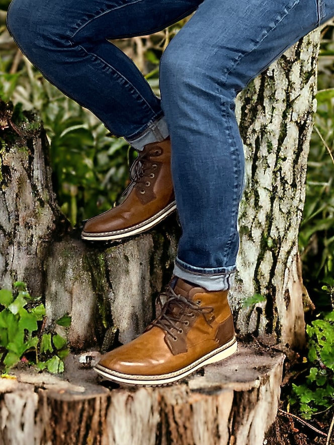 Freeman Beckett Plain Toe Lace-up Boots