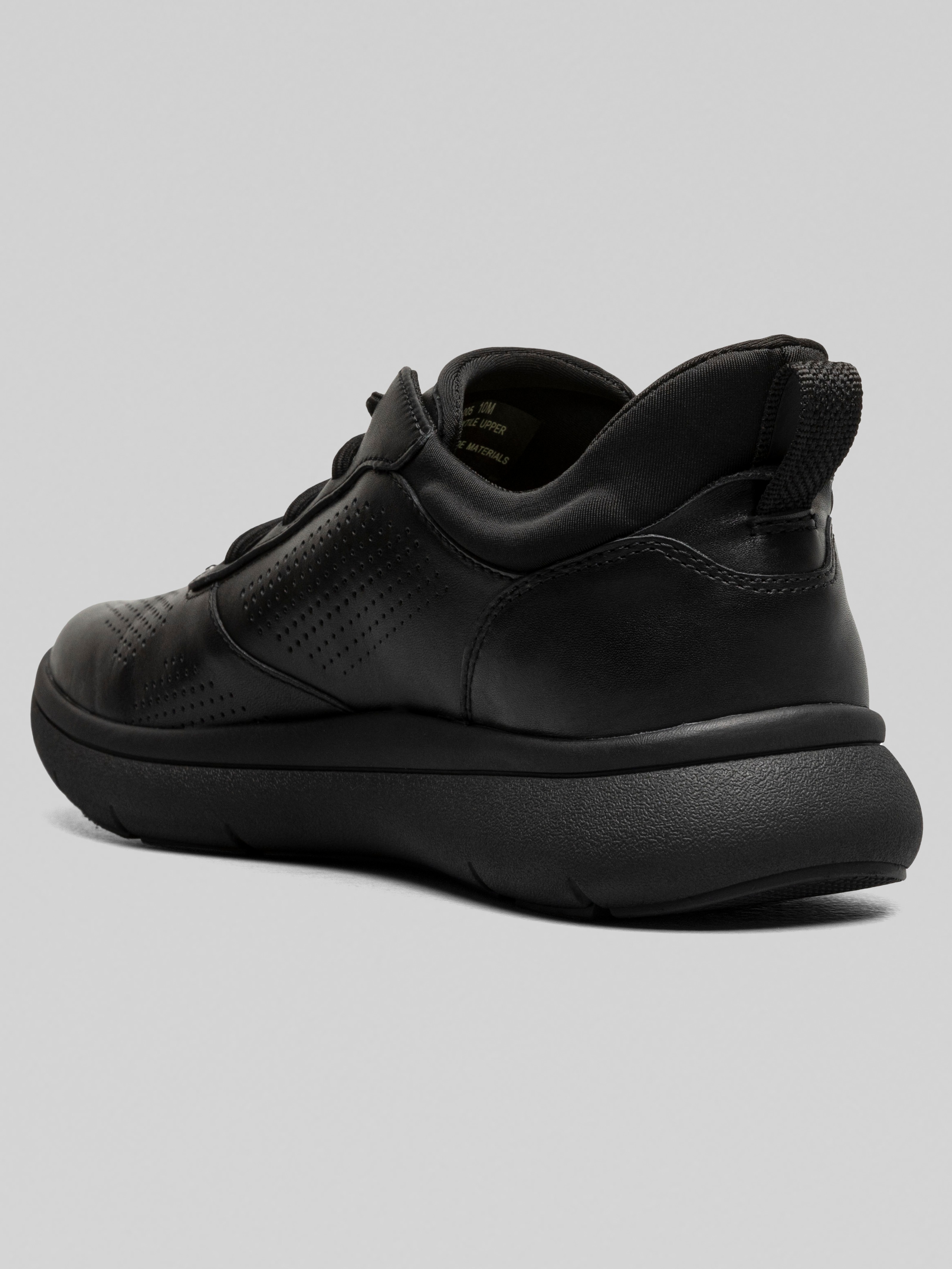 Fleet Perforated Toe Elastic Lace Sneaker
