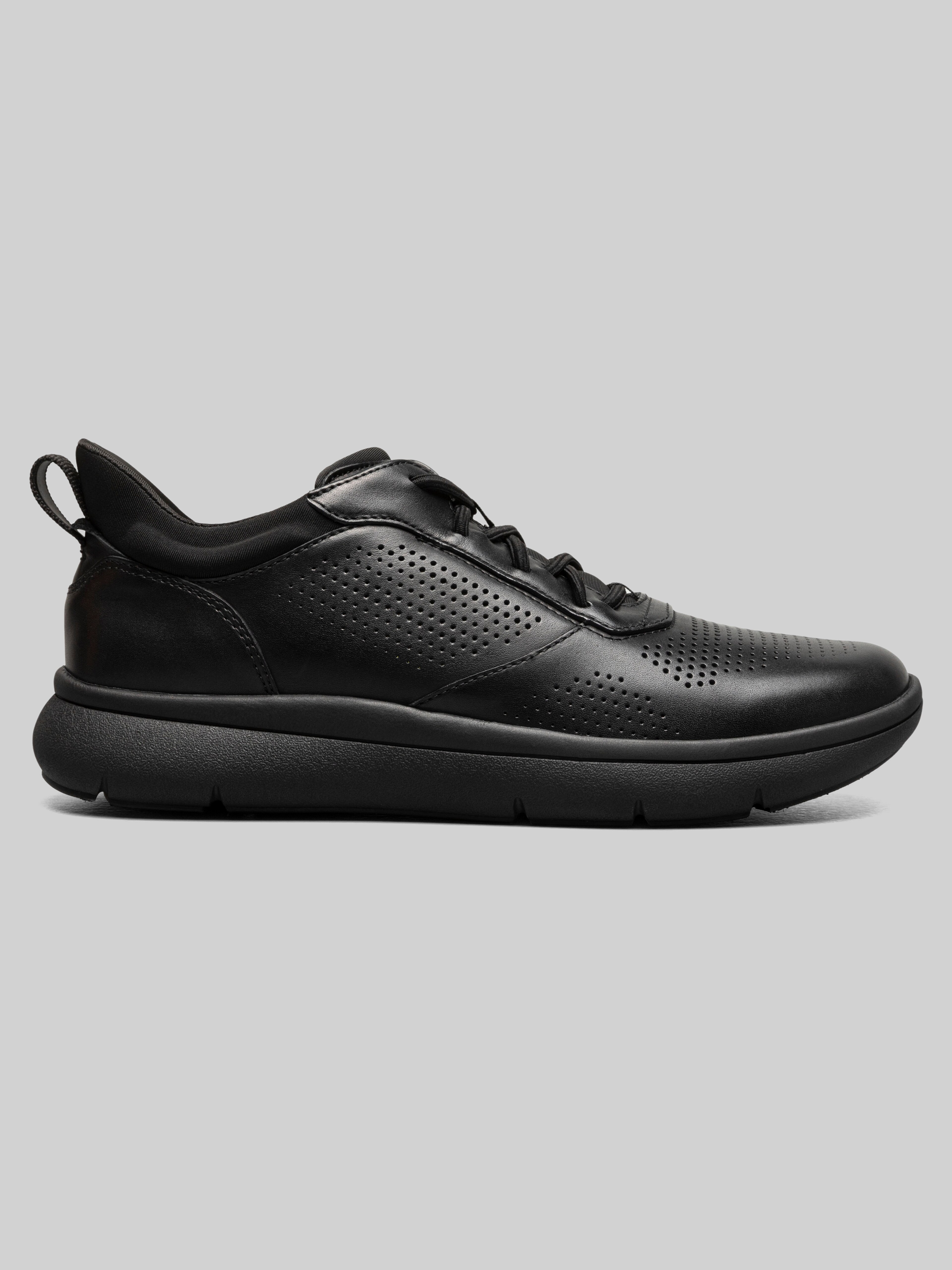 Fleet Perforated Toe Elastic Lace Sneaker