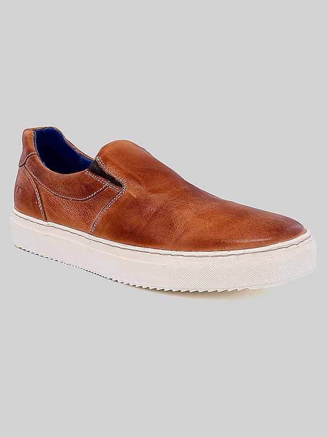 Bedstu Harry Plain Toe Slip On Sneakers
