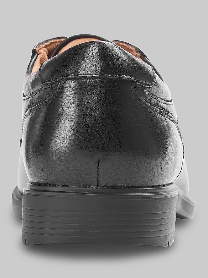 Clarks Eldredge Plain Toe Oxfords