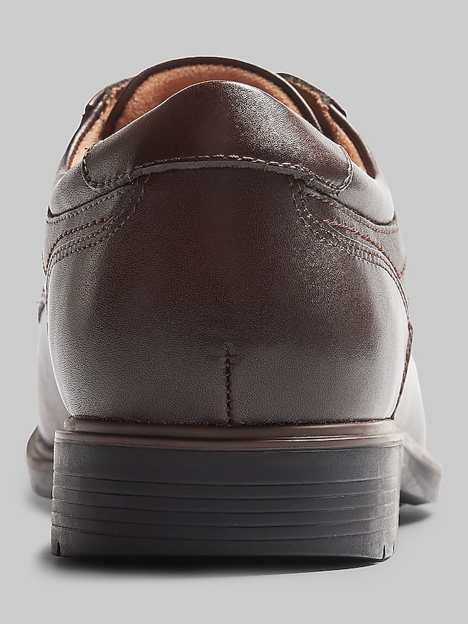 Clarks Eldredge Plain Toe Oxfords