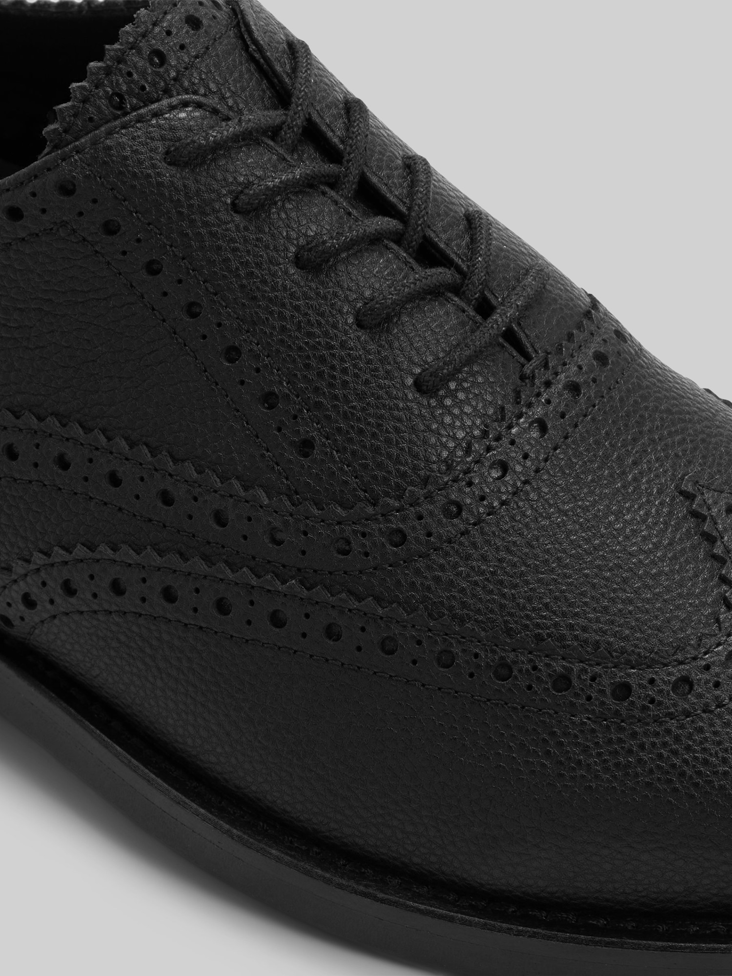 Wilton Wingtip Oxfords