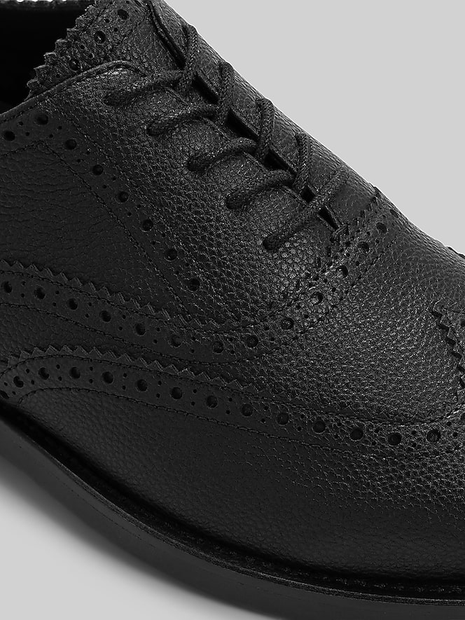 G.H.BASS Wilton Wingtip Oxfords