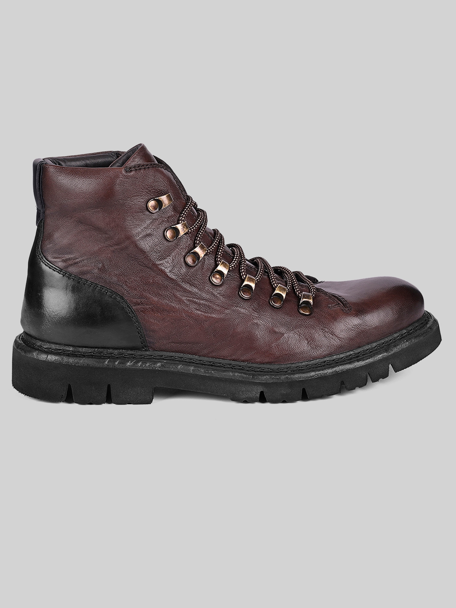 Main Lace-Up Boots