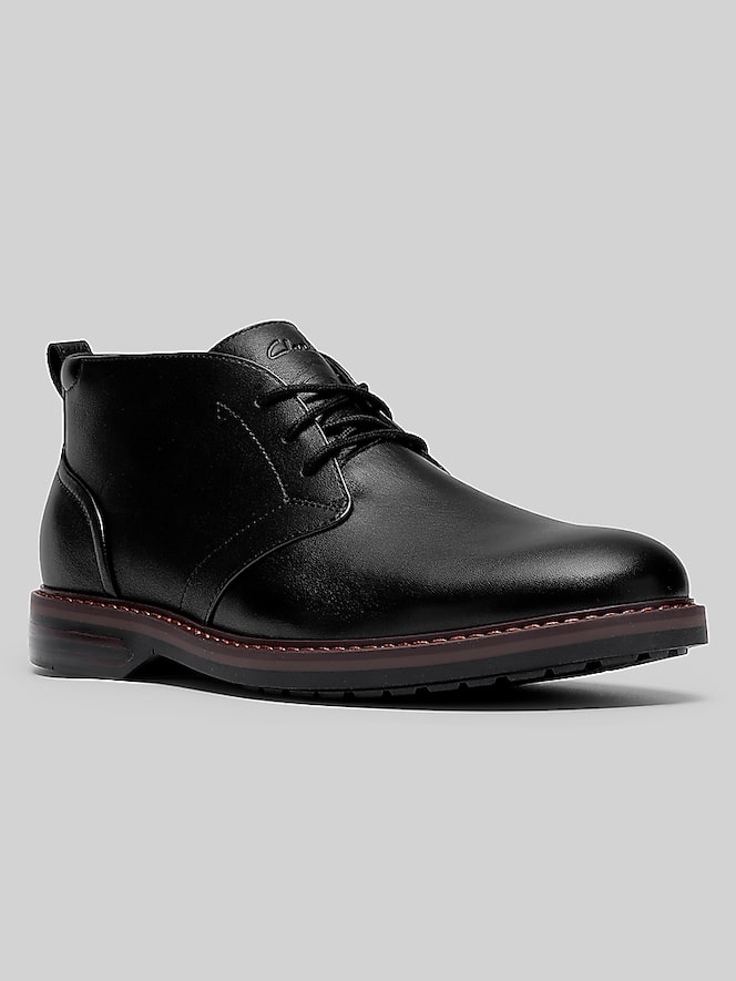 Clarks Aldwin2 Plain Toe Chukka Boot