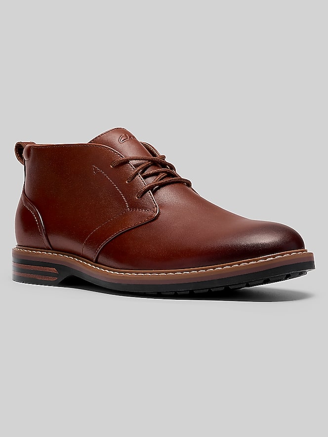 Clarks Aldwin2 Plain Toe Chukka Boot