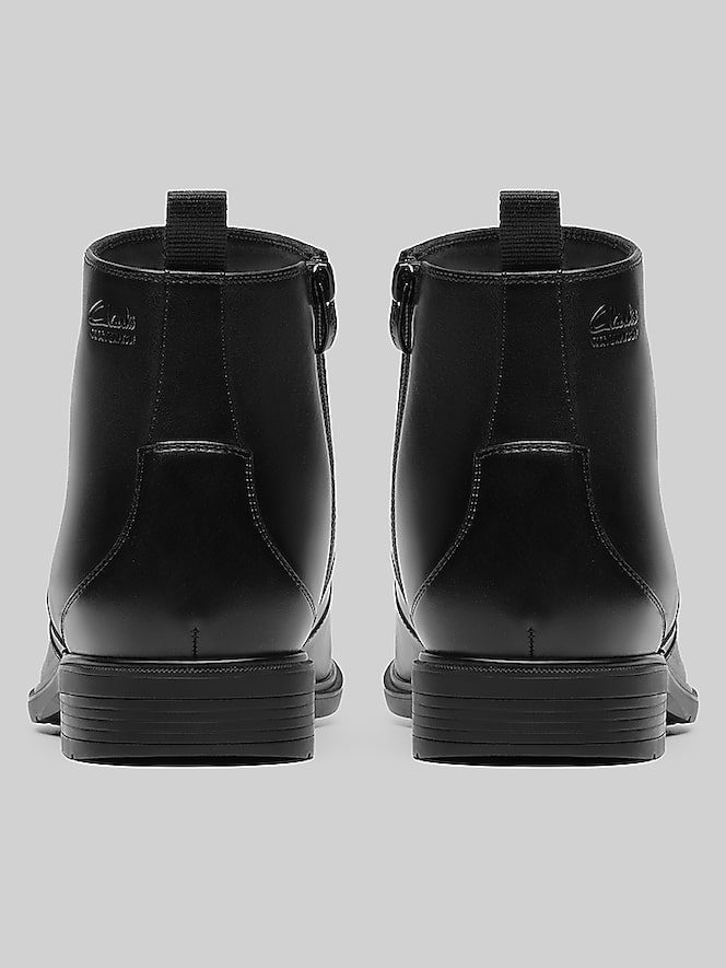 Clarks Steadwell Zip Up Plain Toe Boot