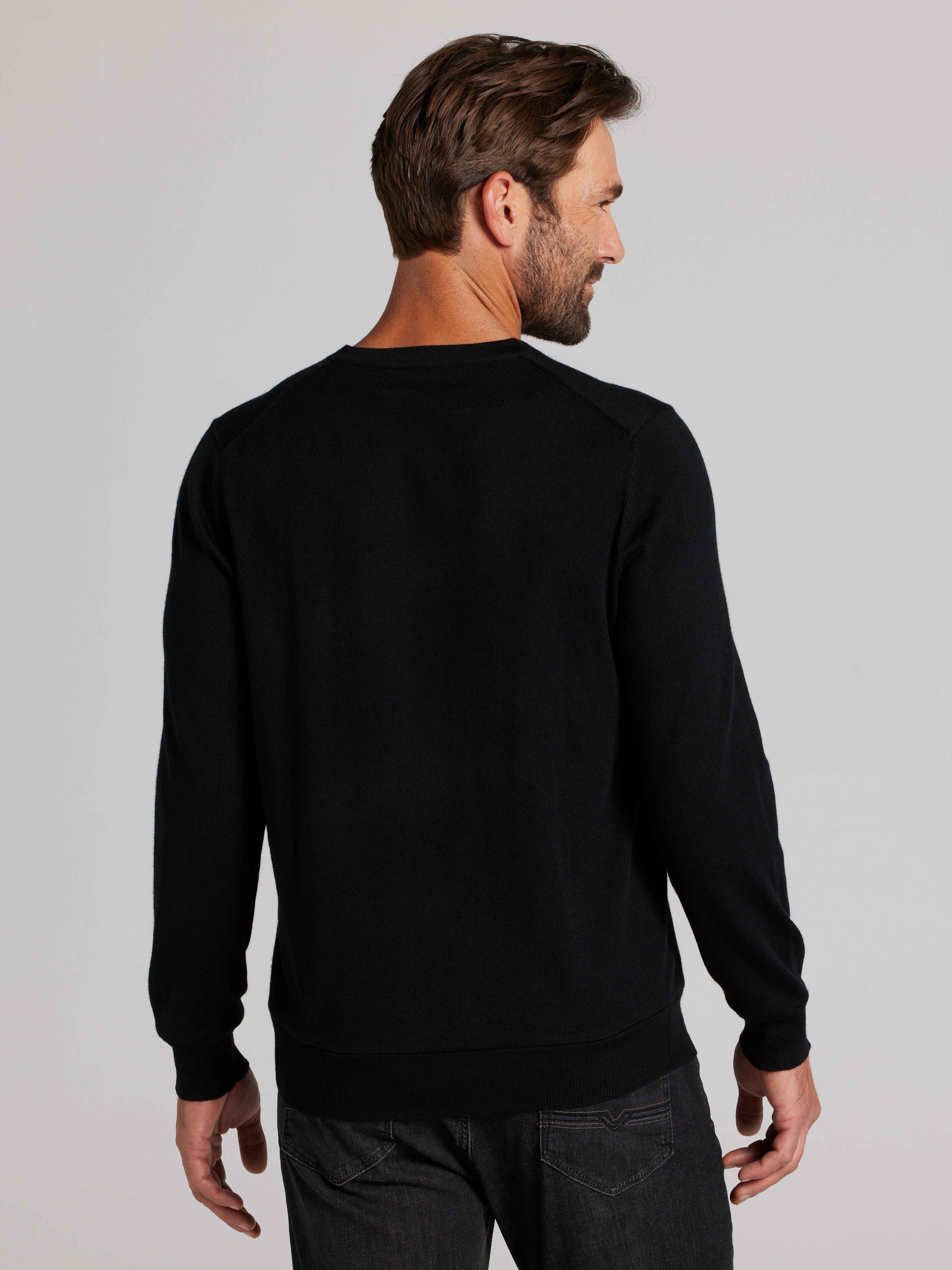 Modern Fit V-Neck Sweater