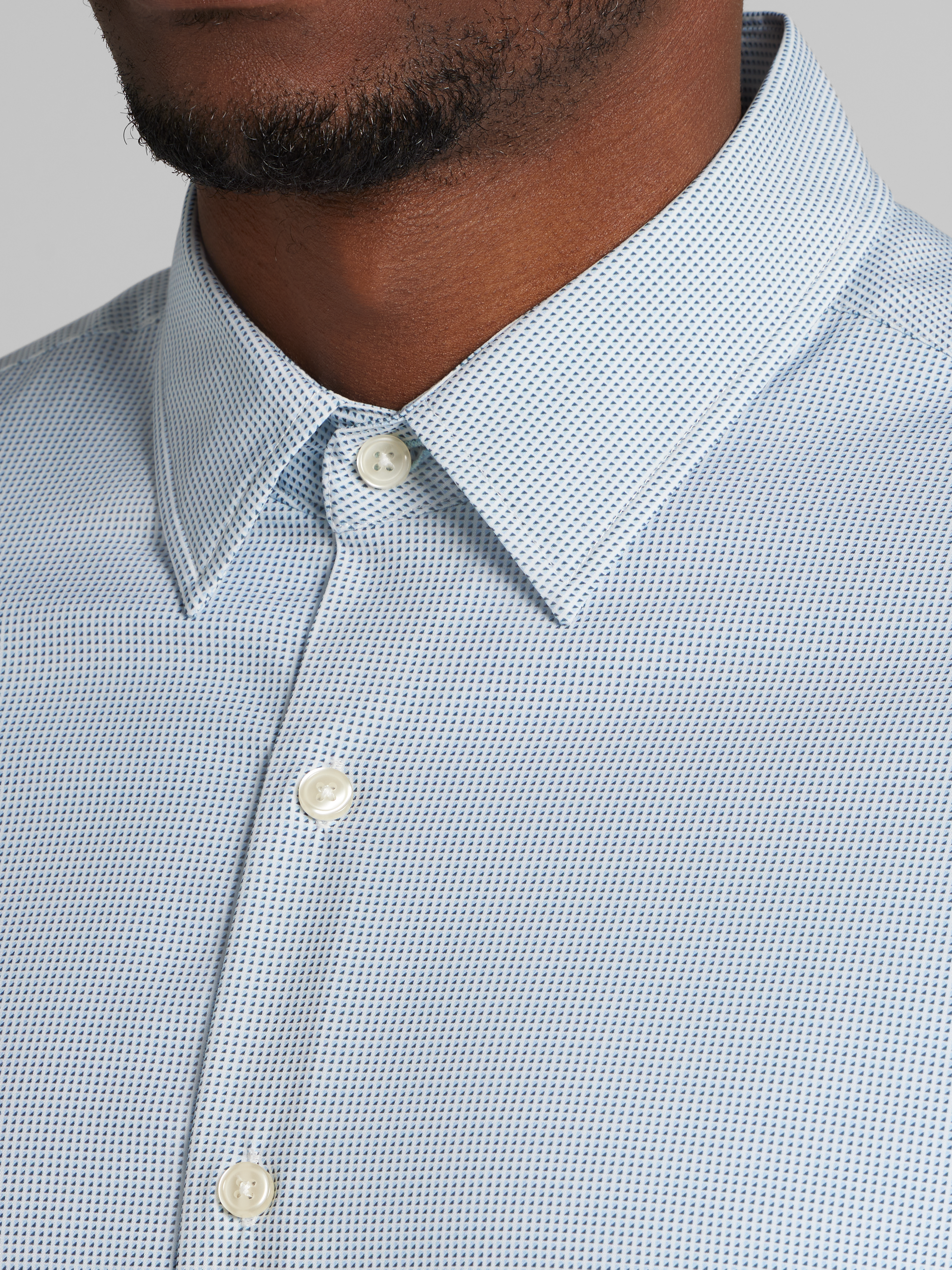 Modern Fit 4-Way Stretch Diamond Button Up Shirt