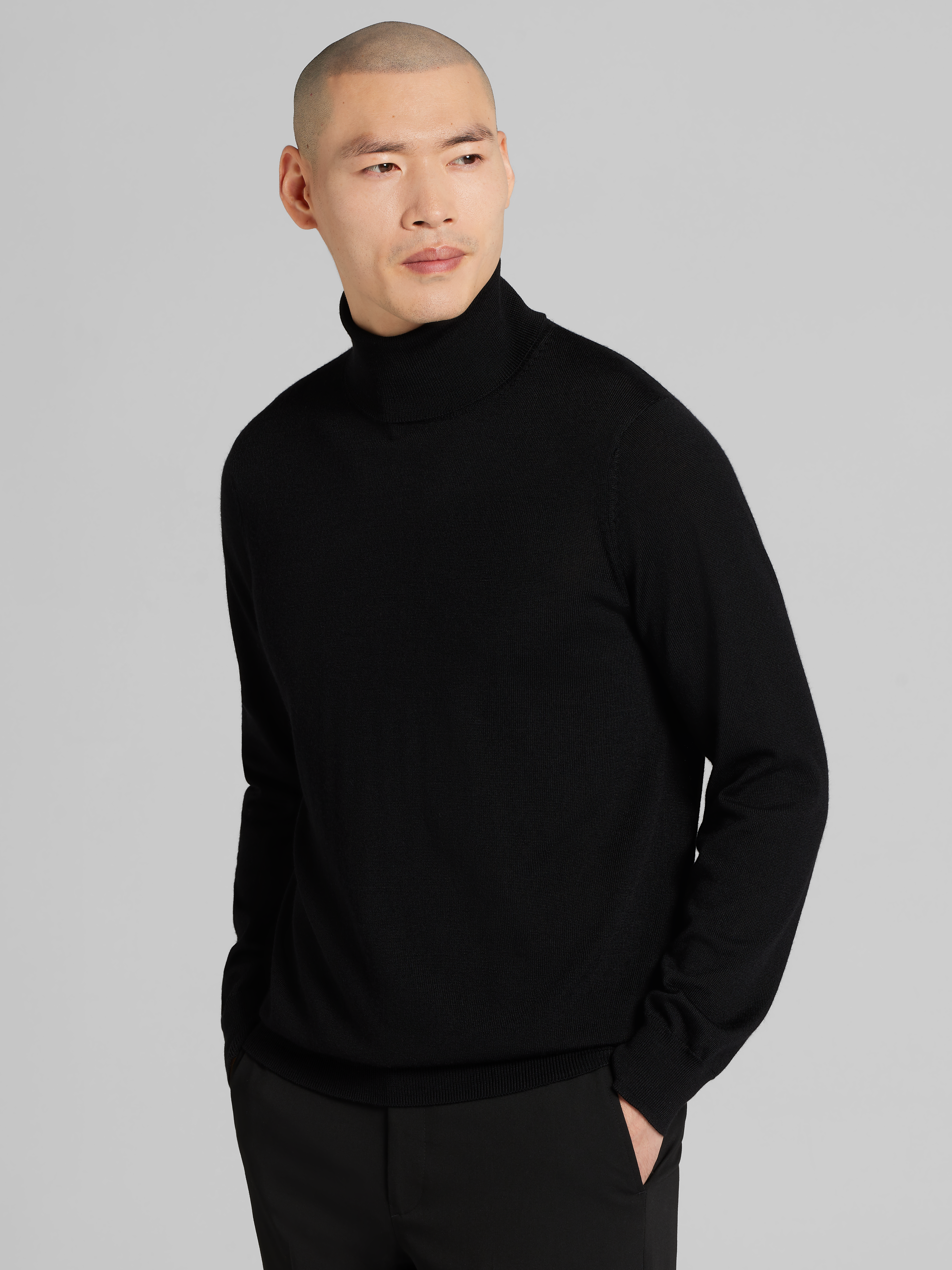 Modern Fit Merino Wool Turtleneck Sweater