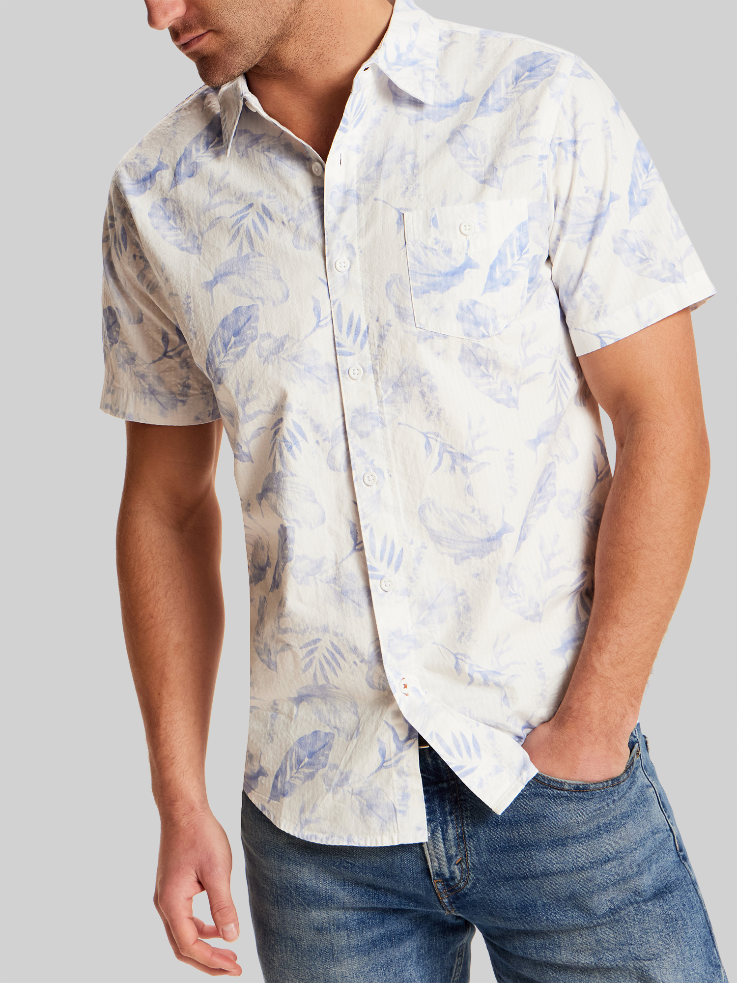 Regular Fit Seersucker Woven Short Sleeve Button Up Shirt