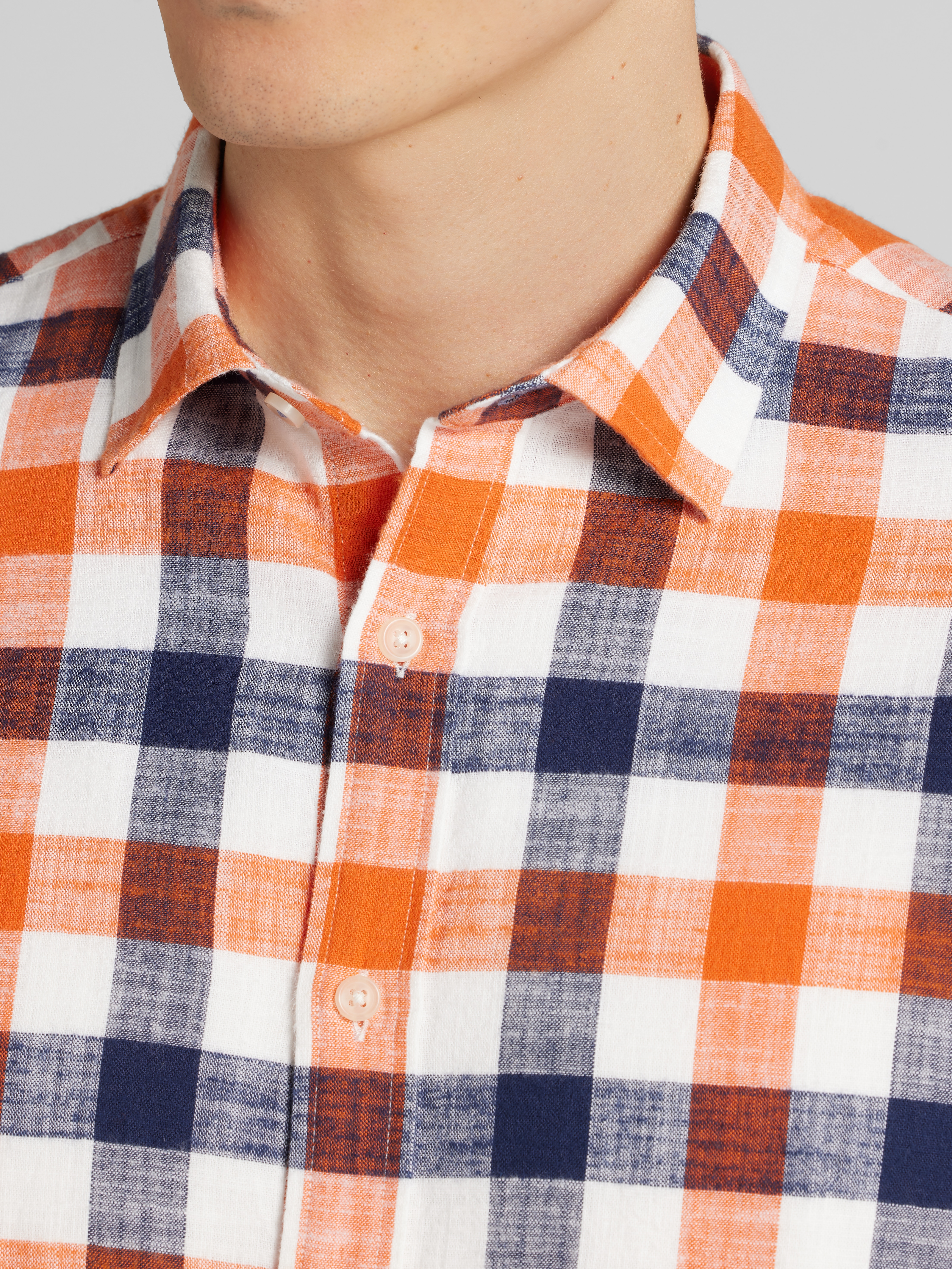 Modern Fit Plaid Button Up Shirt