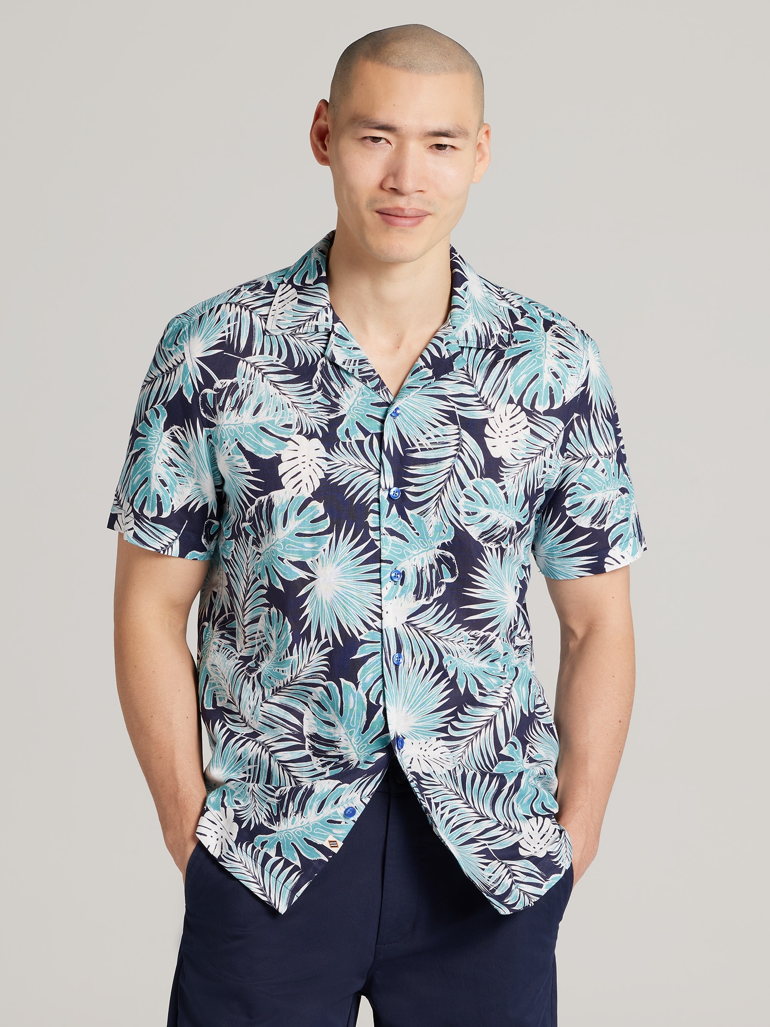 Modern Fit 100% Linen Short Sleeve Camp Shirt