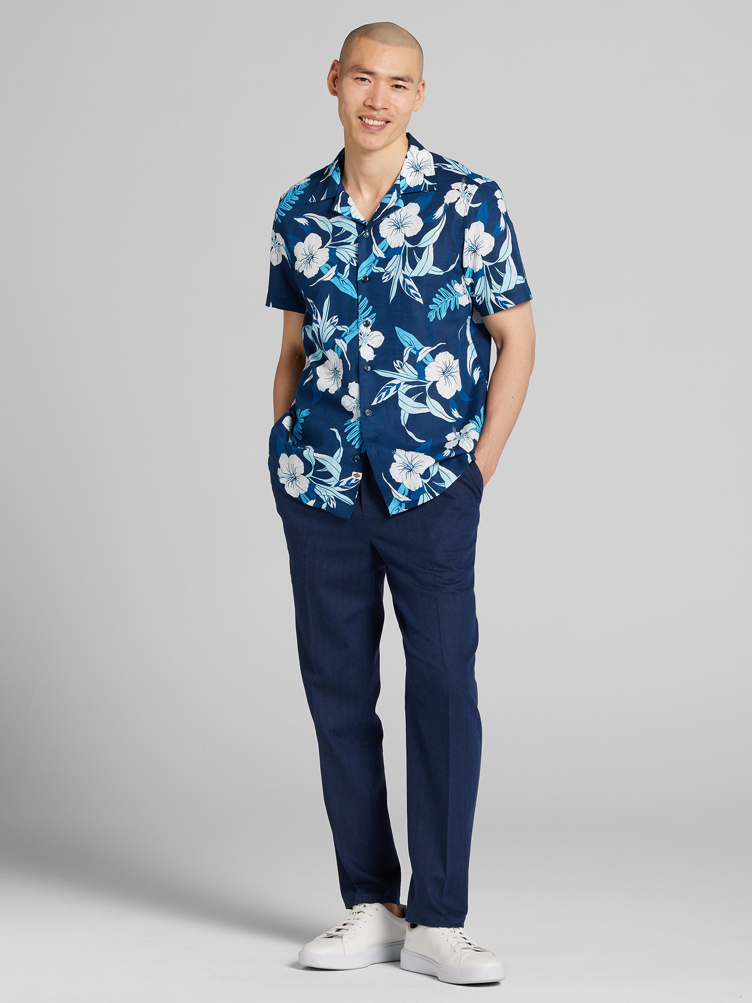 Modern Fit Short Sleeve Floral Camp Shirt
