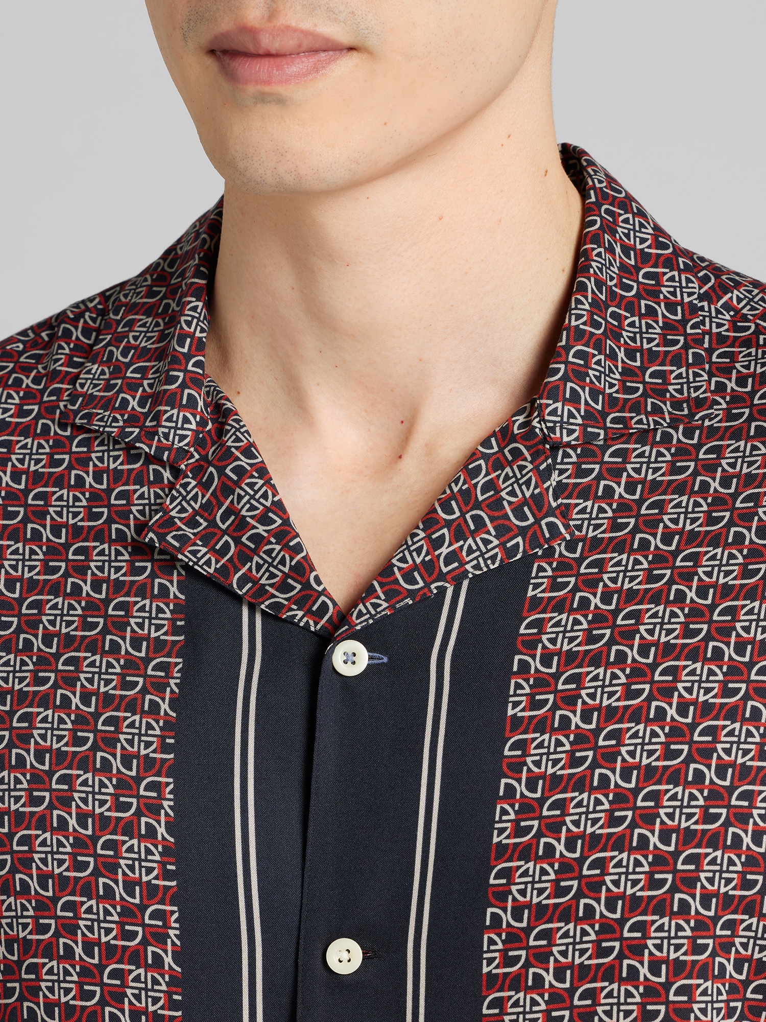 Modern Fit Short Sleeve Camp Shirt