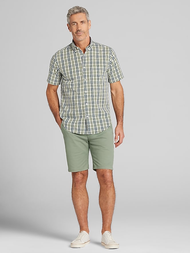 Wilke-Rodriguez Modern Fit Plaid Short Sleeve Button Up Shirt