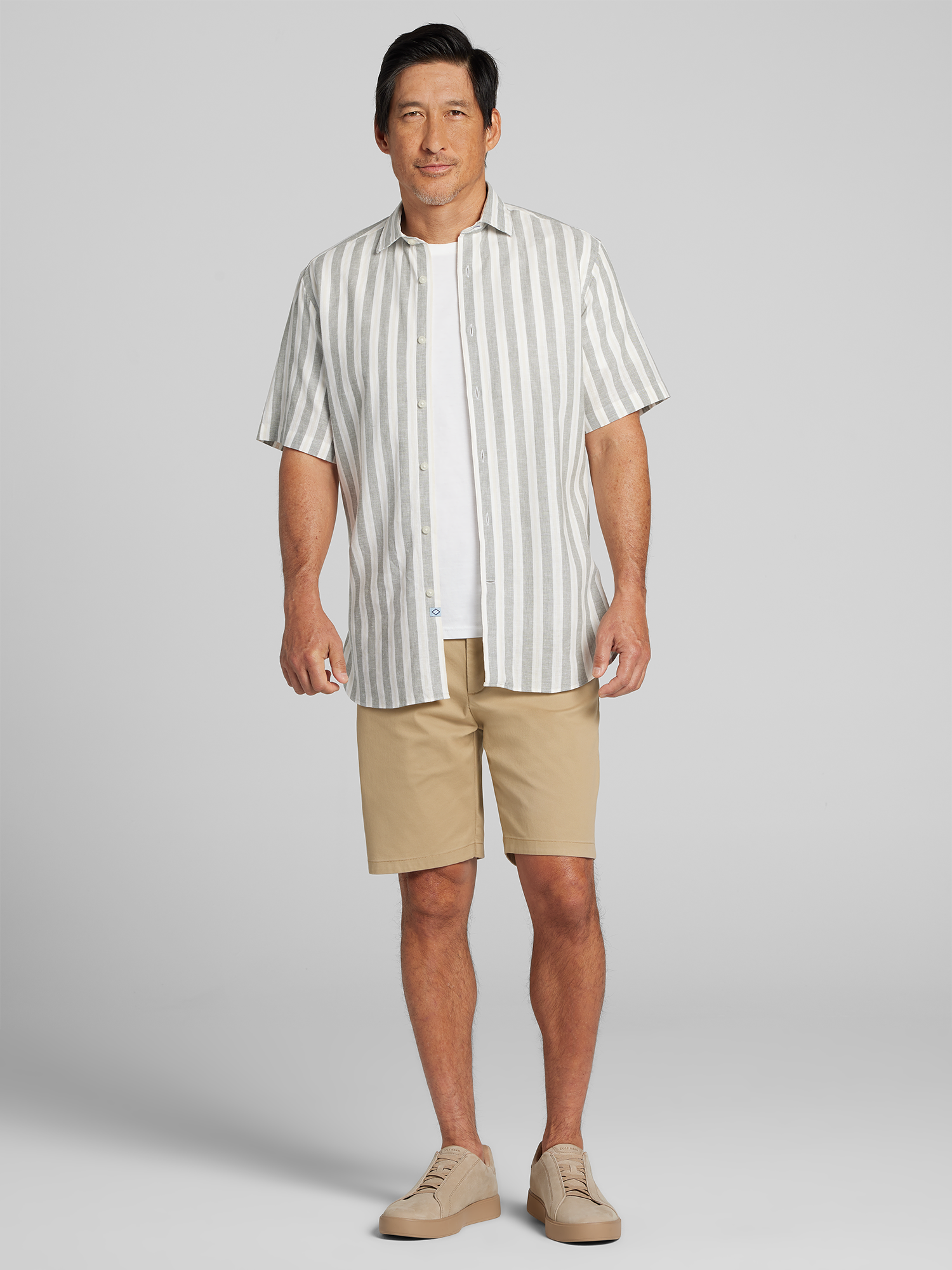 Modern Fit Cotton Blend Short Sleeve Button Up Shirt