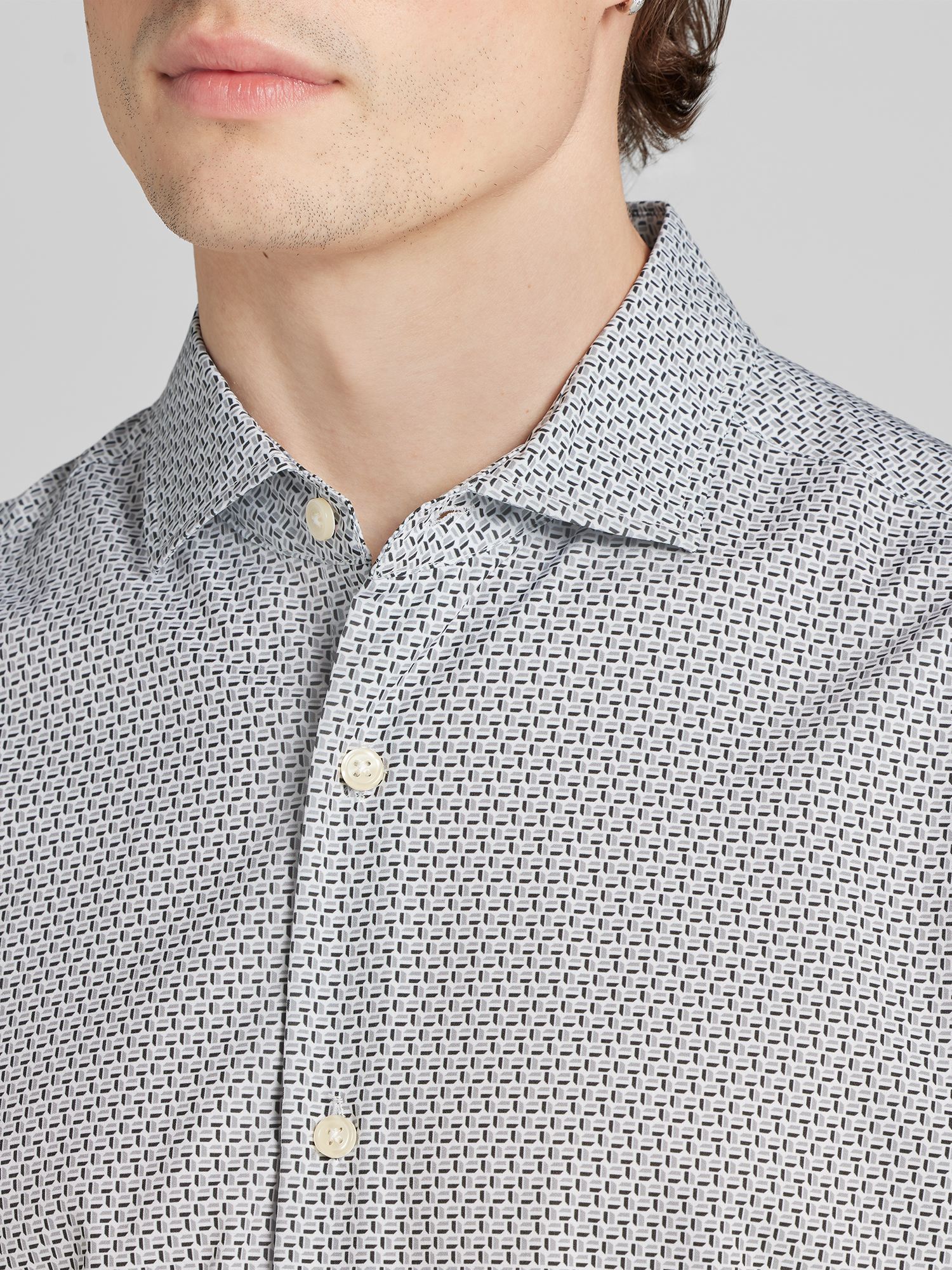 CHILLFLEX Modern Fit Short Sleeve Button Up Shirt