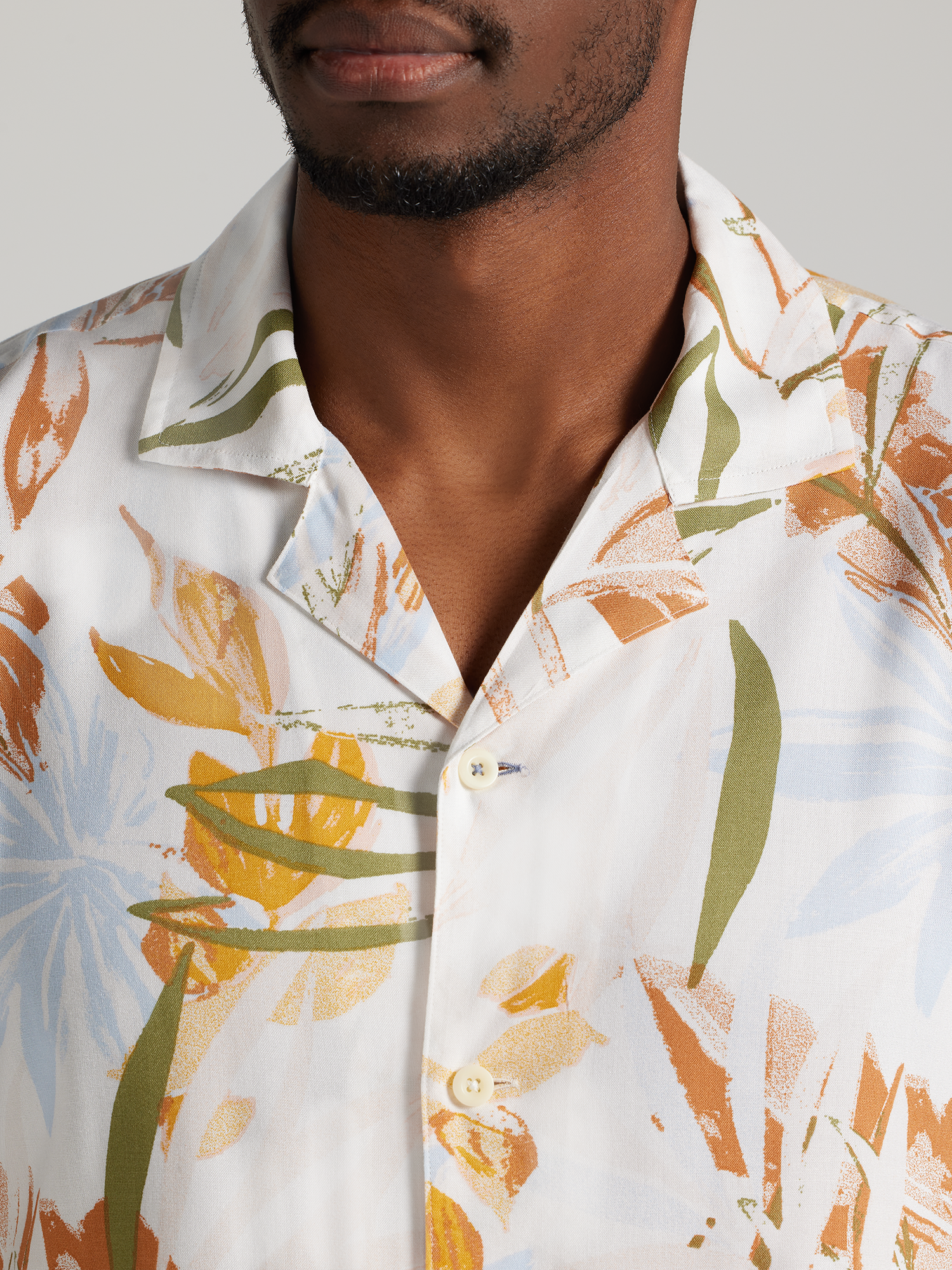 Modern Fit Rayon Short Sleeve Camp Shirt