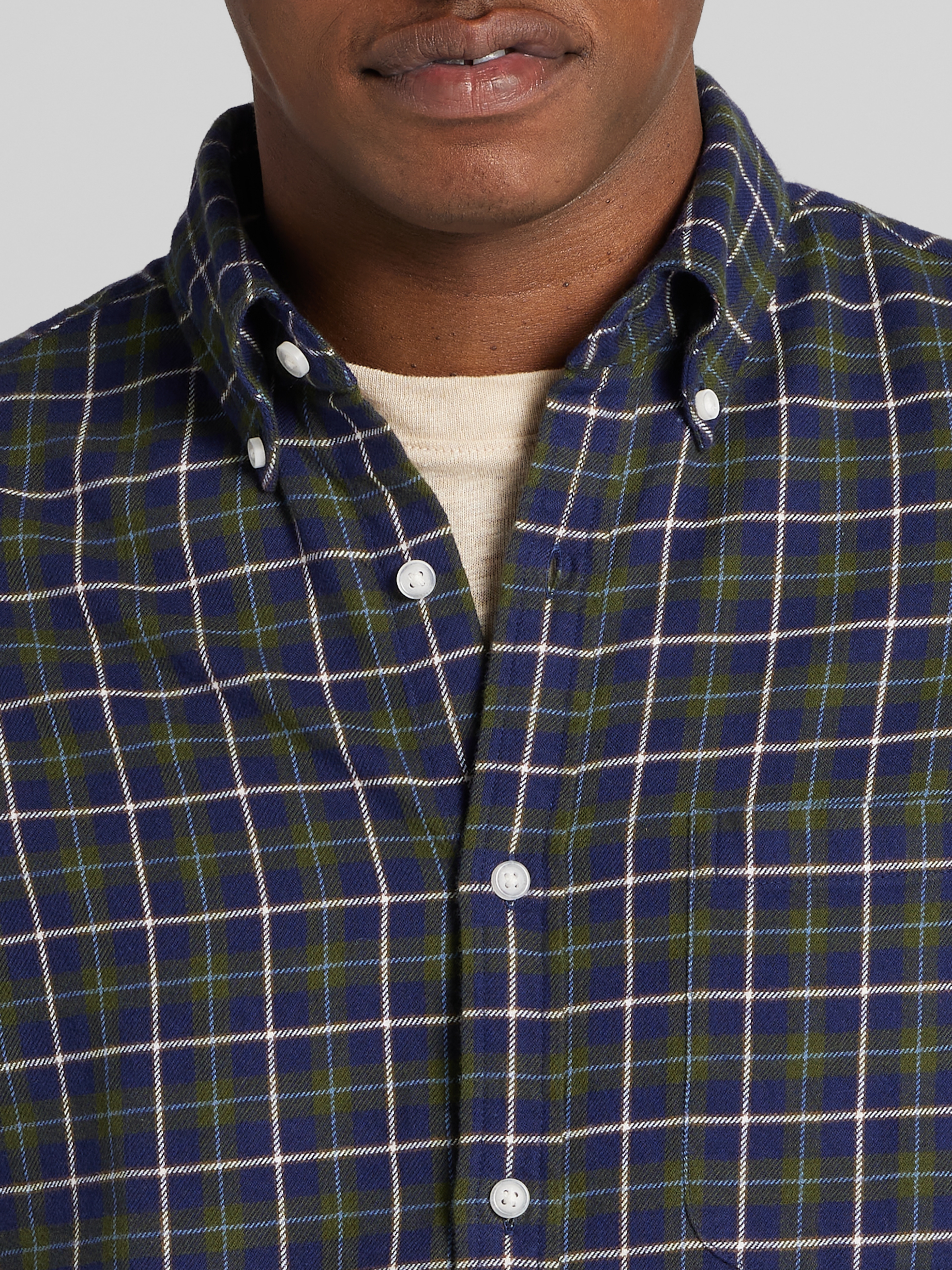 Modern Fit Plaid Flannel Button Up Shirt