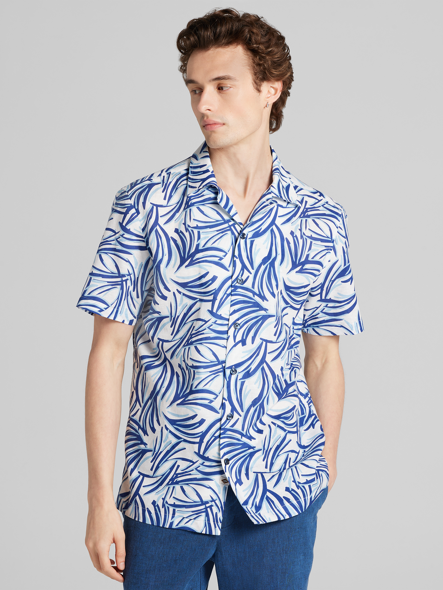 Modern Fit Tropical Resort Short Sleeve Shirt