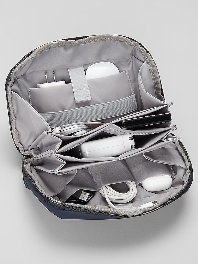 Awearness Kenneth Cole Electronic Accessories Packing Kit