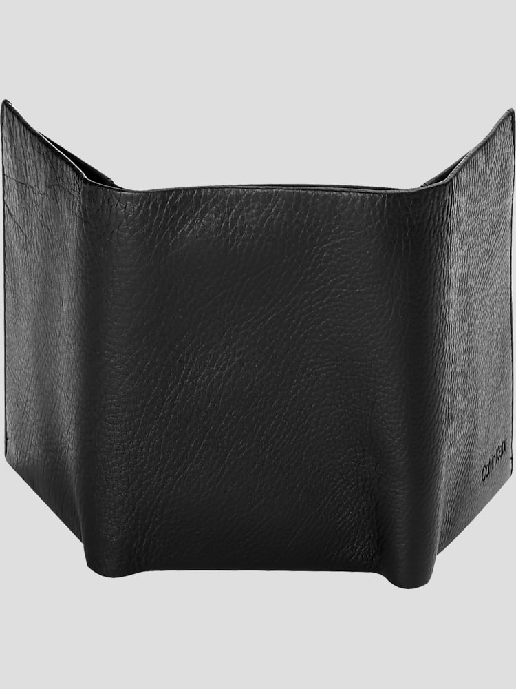 Calvin klein trifold wallet deals