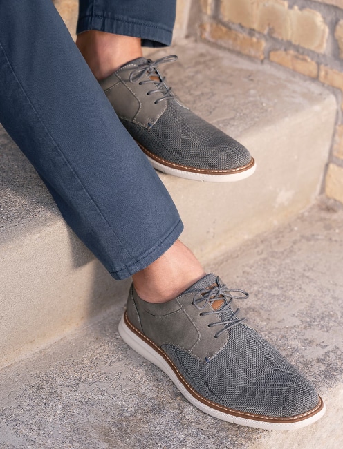 Shoes. Up to 25 percent off.